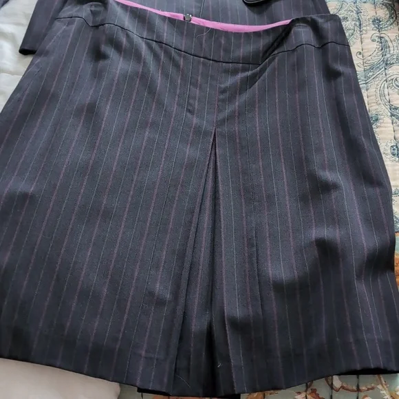 Suit - Picture 2 of 3